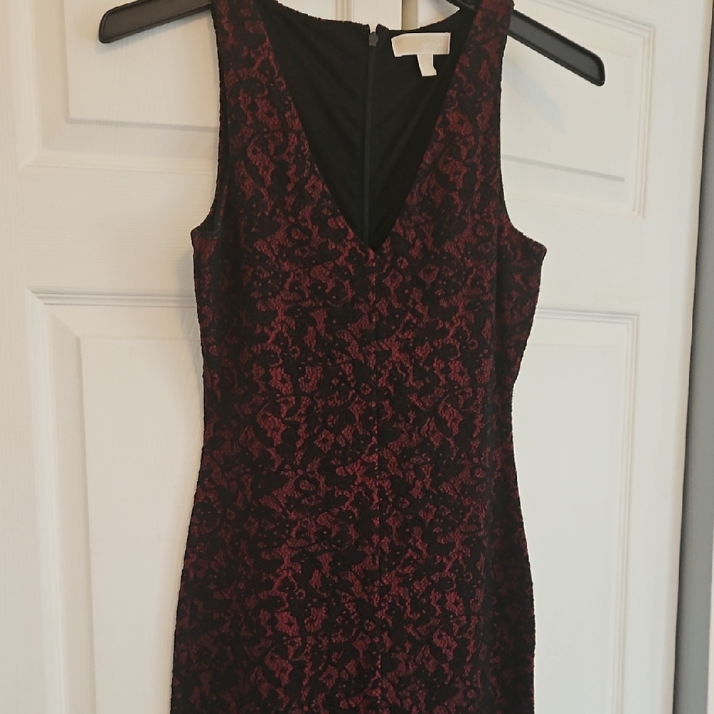 MICHAEL KORS Lifestyle Black and Red Midi Brocade Dress
